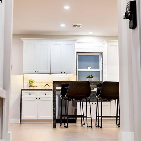 Renovated & Sophisticated Home Near Beach & Shops! Barnstable Exteriör bild