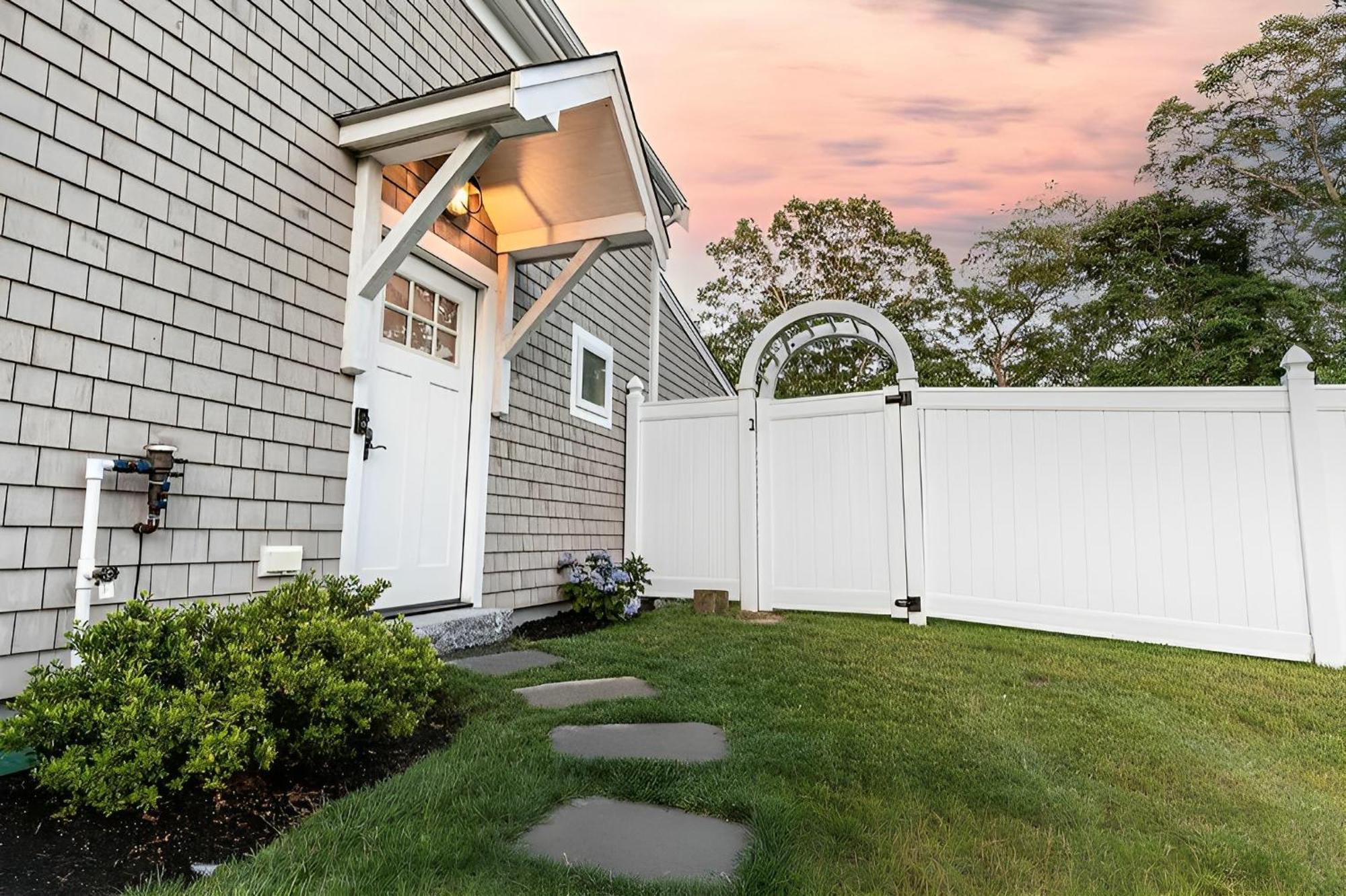 Renovated & Sophisticated Home Near Beach & Shops! Barnstable Exteriör bild