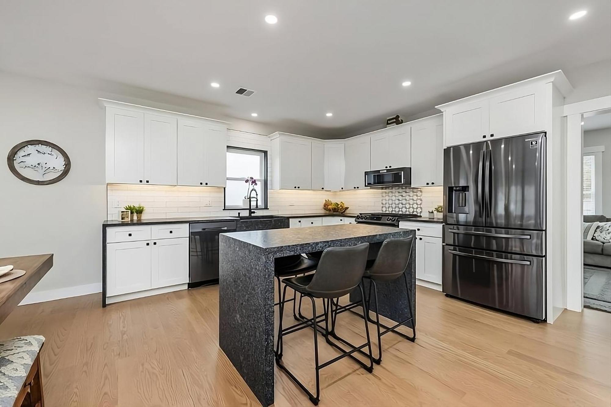 Renovated & Sophisticated Home Near Beach & Shops! Barnstable Exteriör bild